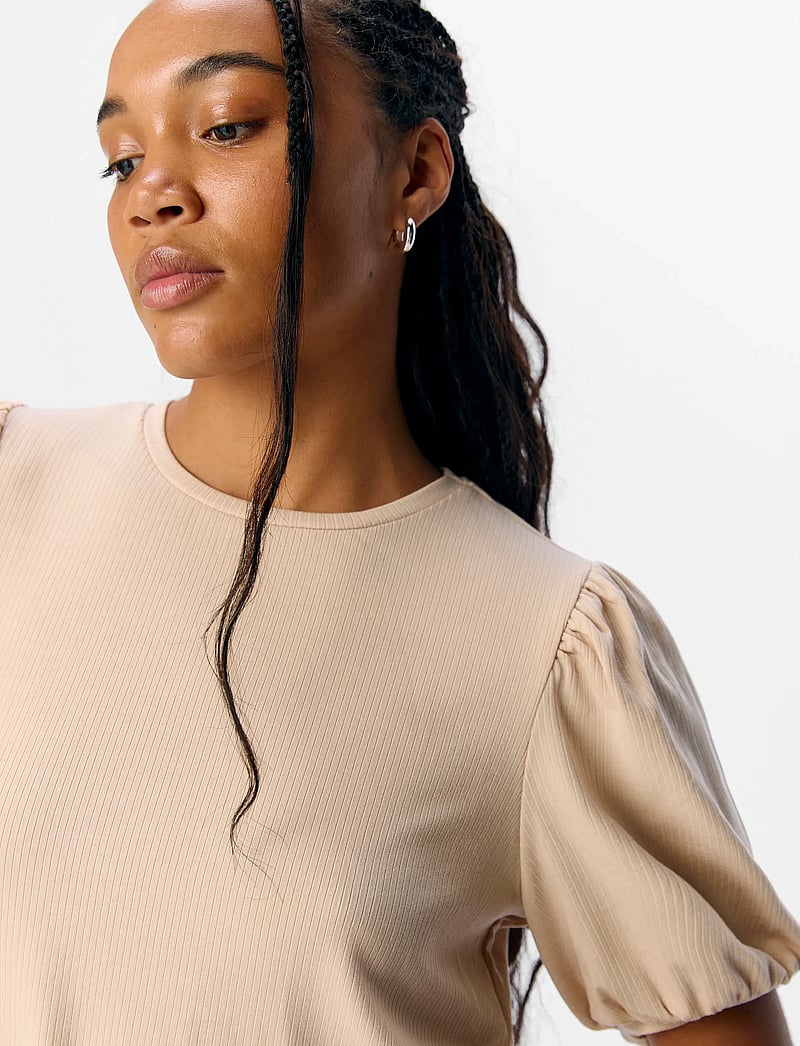 Object - OBJJAMIE S/S TOP NOOS - kortärmade blusar - sandshell - 4