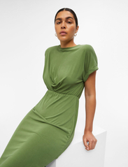 Object - OBJANNIE NEW S/S DRESS NOOS - t-kreklu kleitas - vineyard green - 4