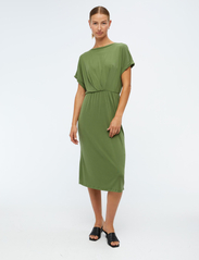 Object - OBJANNIE NEW S/S DRESS NOOS - t-kreklu kleitas - vineyard green - 5