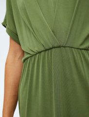 Object - OBJANNIE NEW S/S DRESS NOOS - t-kreklu kleitas - vineyard green - 6