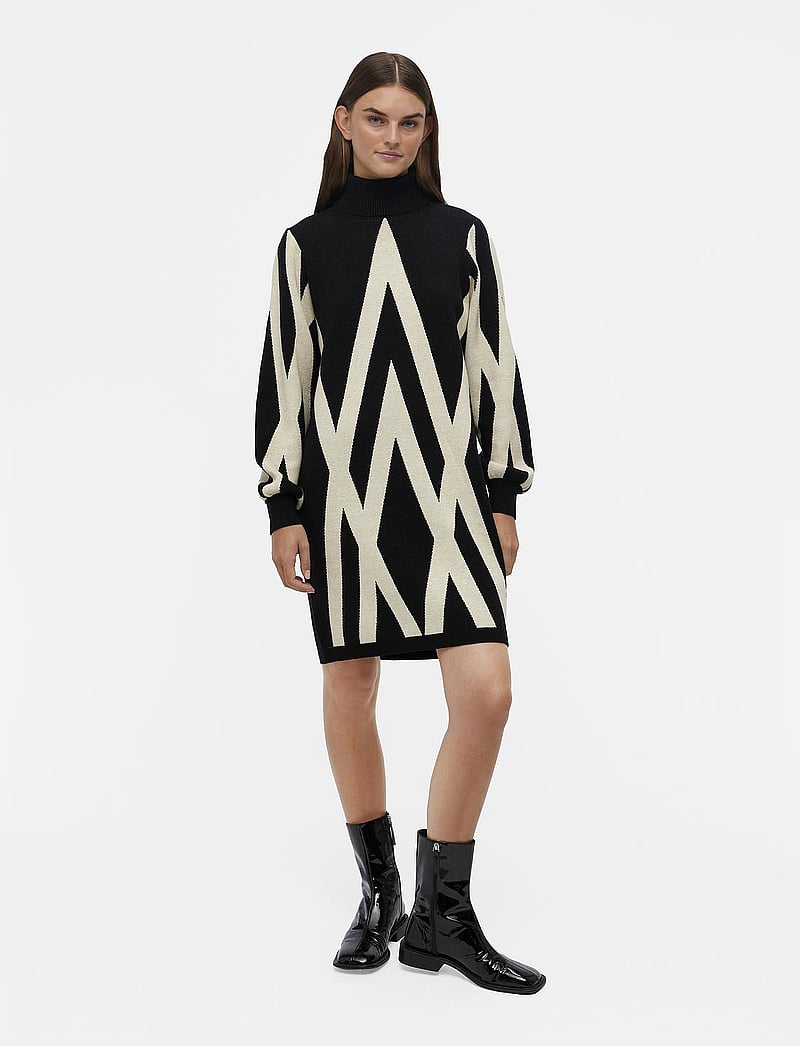 Object - OBJRAY L/S KNIT ROLLNECK DRESS AOP NOOS - kootud kleidid - black - 4