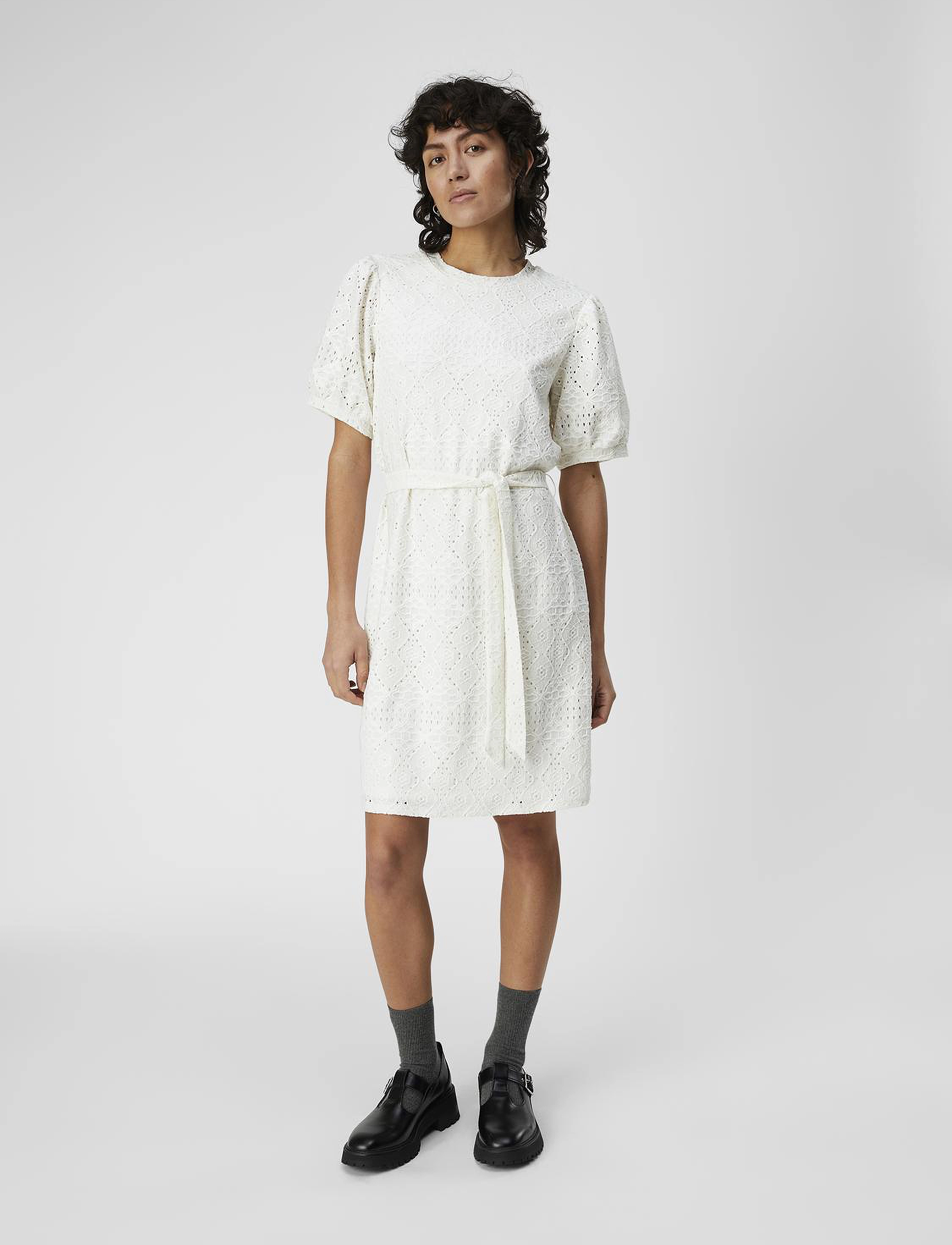 Object - OBJFEODORA S/S SHORT DRESS NOOS - cloud dancer - 4