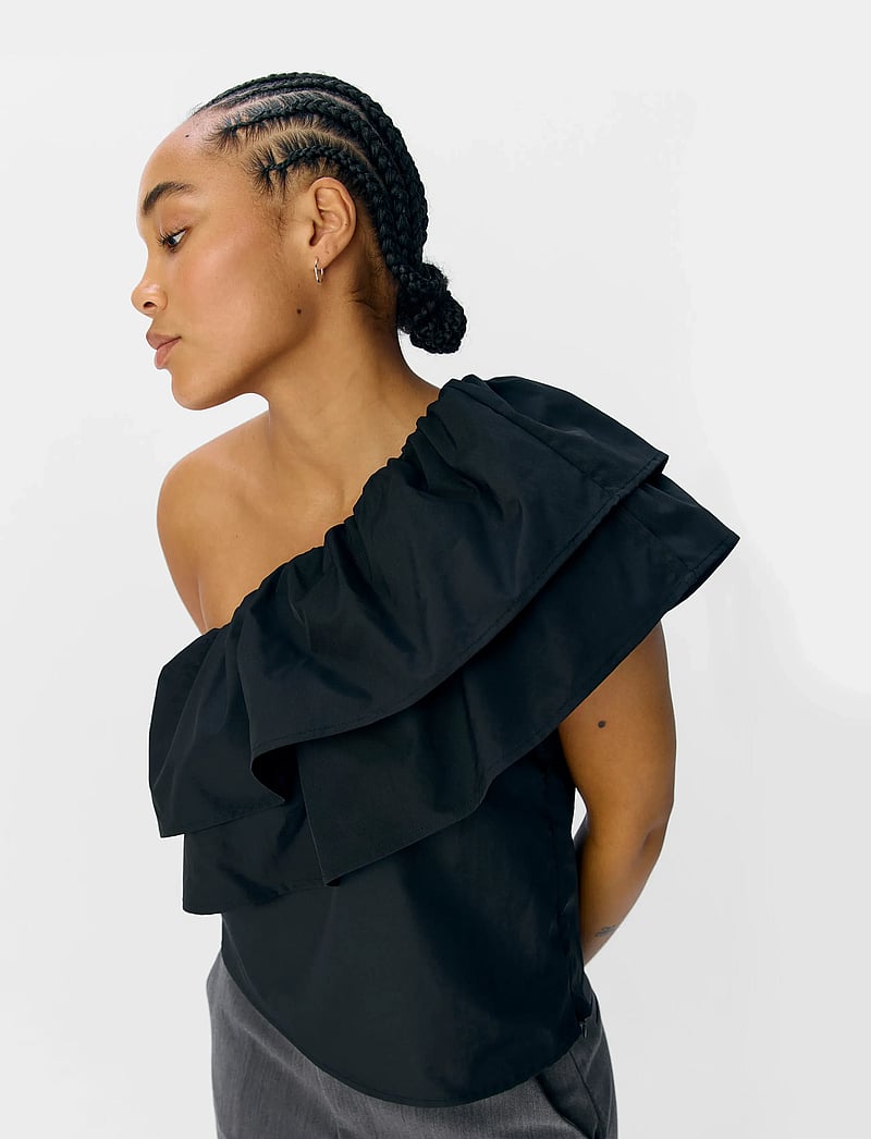 Object - OBJMIRA SL RE TOP E DIV - Ärmlösa blusar - black - 4