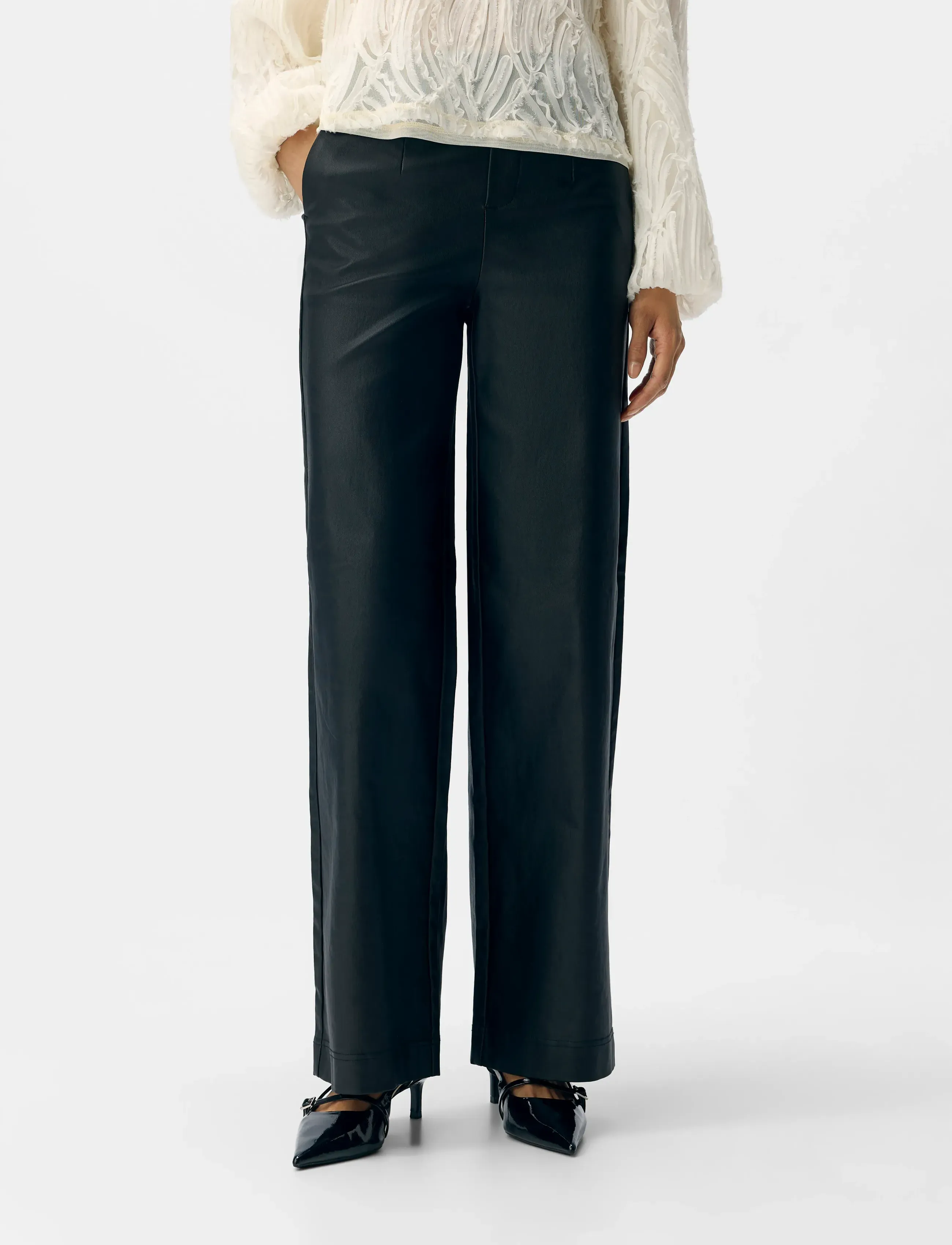 Object OBJMELBA LISA WIDE COATED PANT 135 DIV - Læderbukser - BLACK / black
