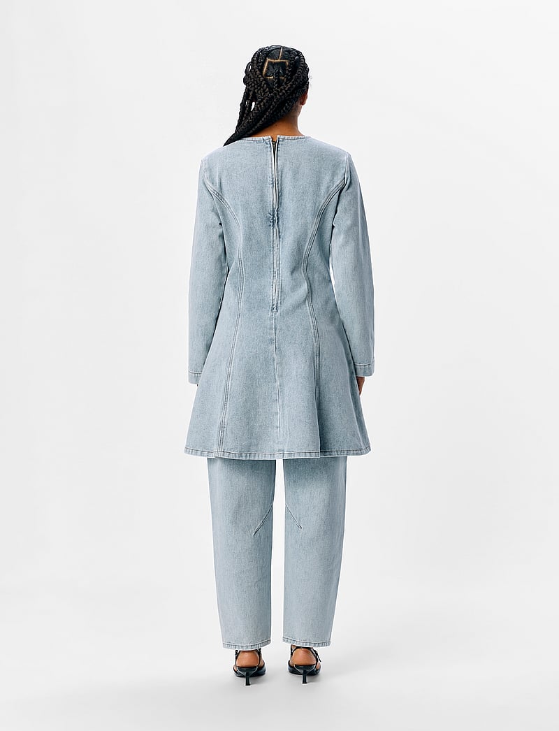 Object - OBJYULIAN L/S DENIM DRESS 137 - denimkjoler - light blue denim - 2