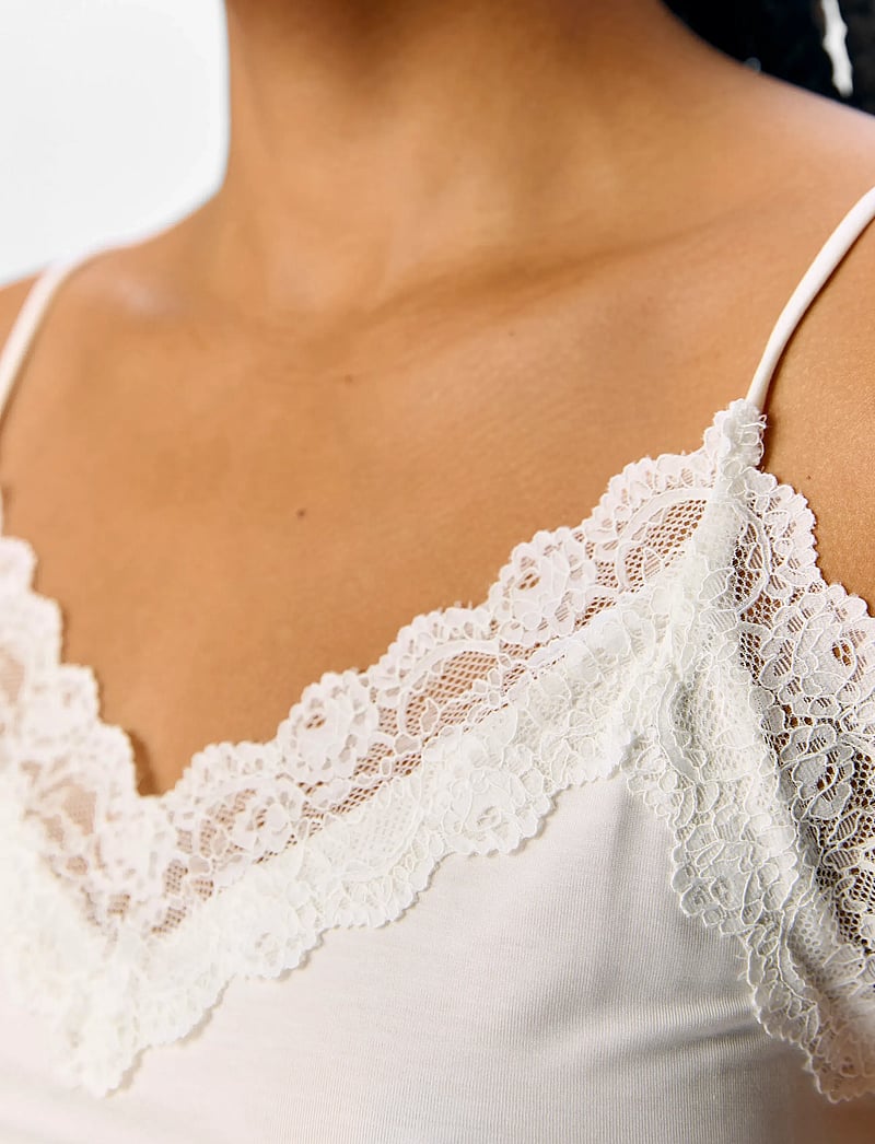 Object - OBJLEENA SUS LACE SINGLET TOP NOOS - topid ja varrukateta alussärgid - white - 4