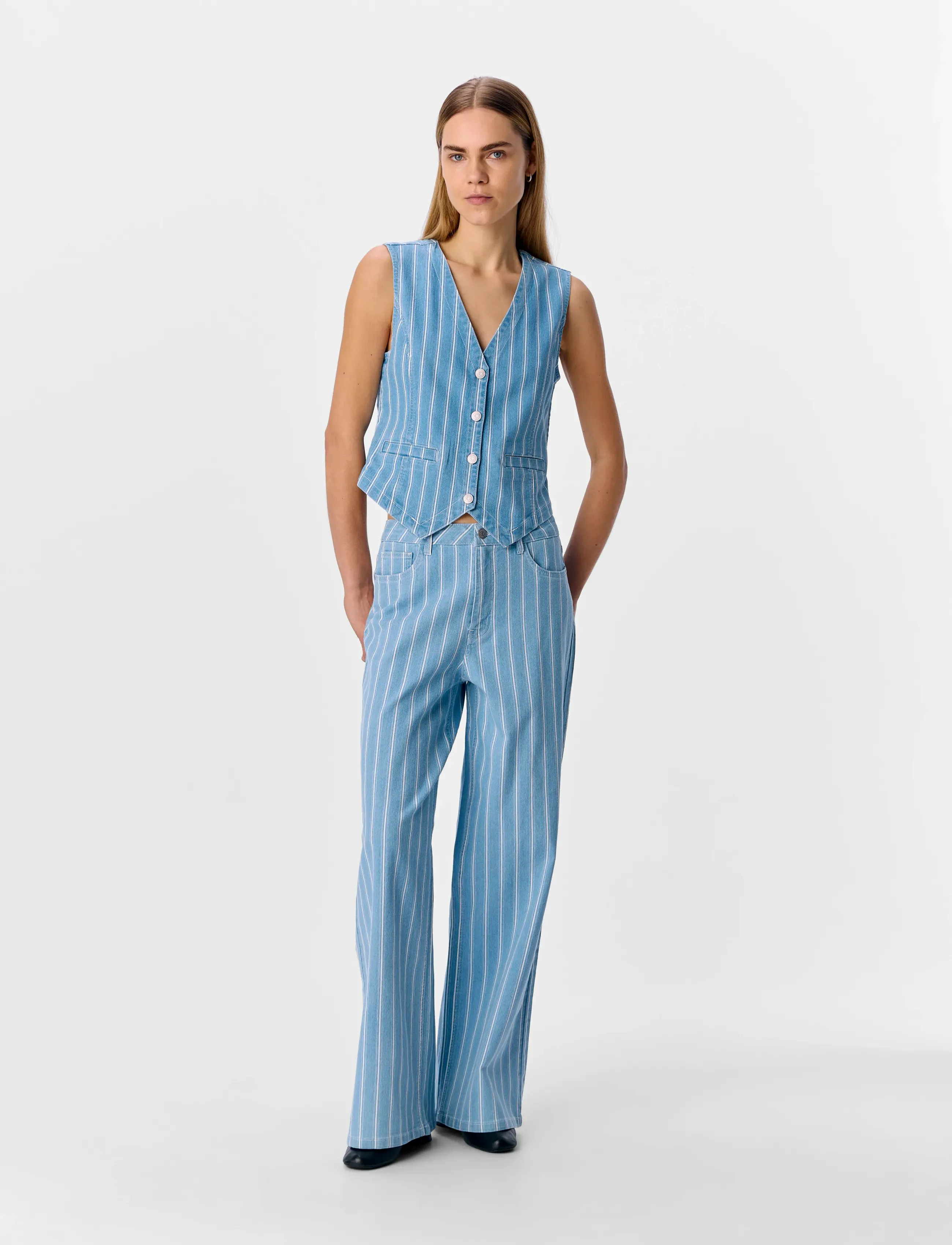 Object - OBJMOLLIE RE WAISTCOAT 138 - denimvester - light blue denim - 4