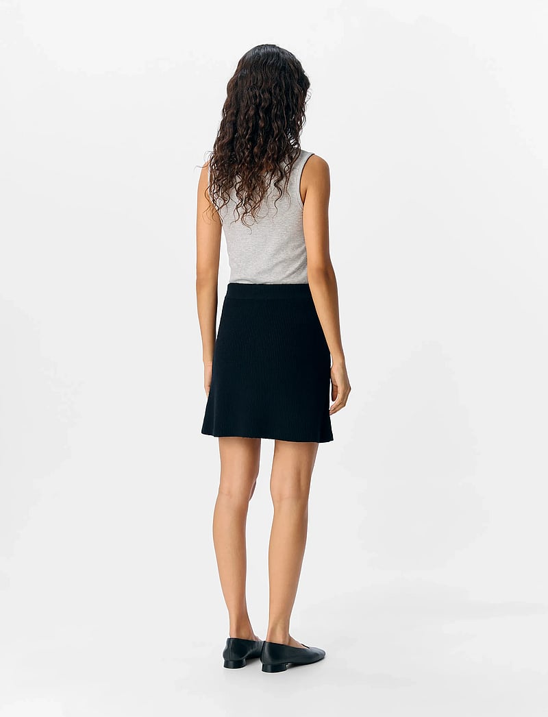 Object - OBJVIOLA MW RE SHORT KNIT SKIRT NOOS - strikkede nederdele - black - 2