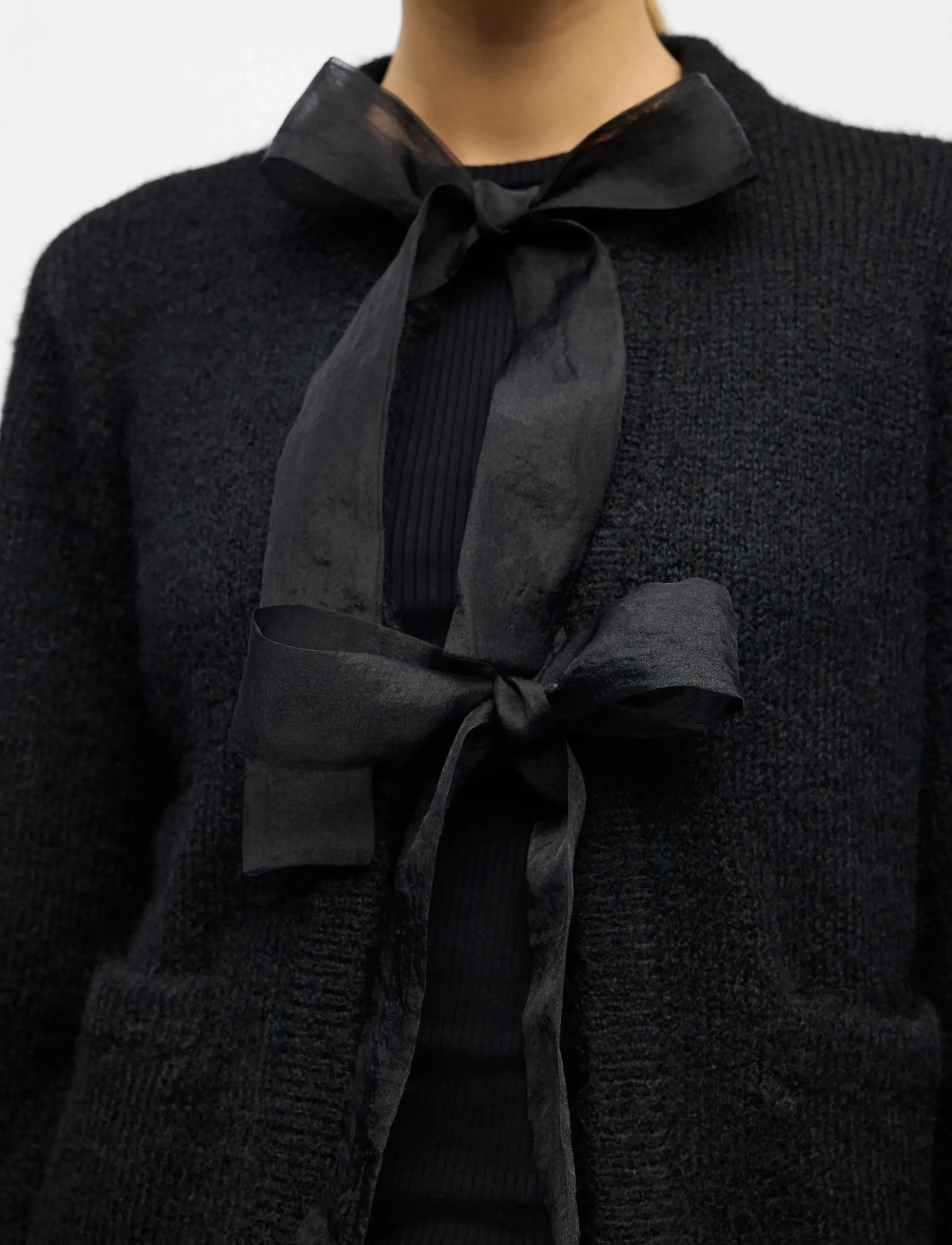 Objsaggia L/S Lo Knit Bow Cardigan Div 3
