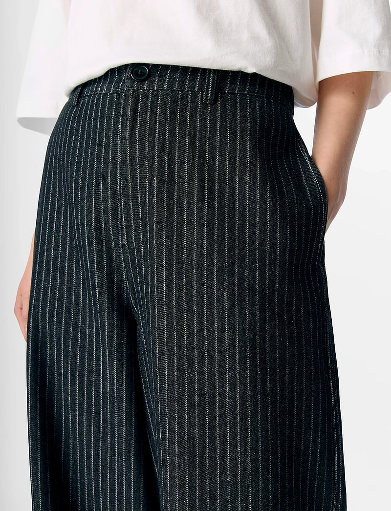 Object - OBJAMY MW LO PANT E AU 25 - straight leg hosen - black denim - 5