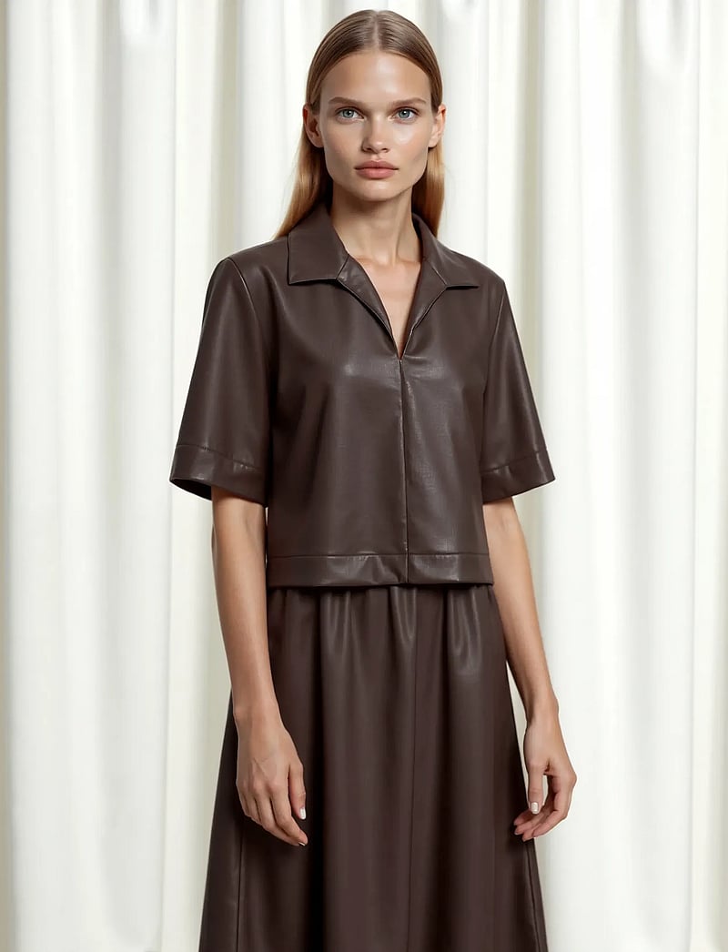 Object - OBJEMERY 2/4 LO COATED TOP 143 - kurzärmlige hemden - seal brown - 0