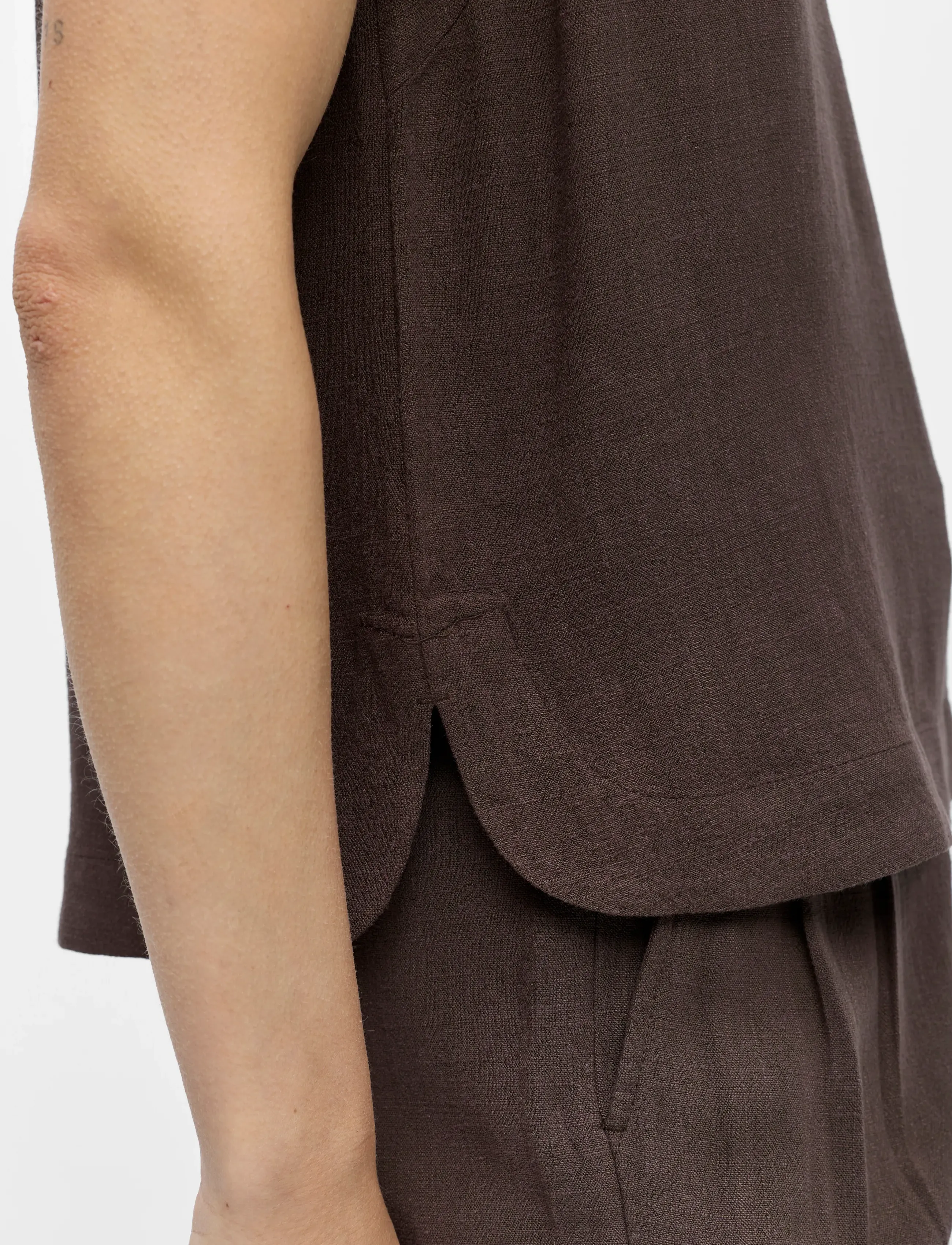 Object - OBJSANNE ROSIE S/L LO TOP NOOS - sleeveless tops - seal brown - 4