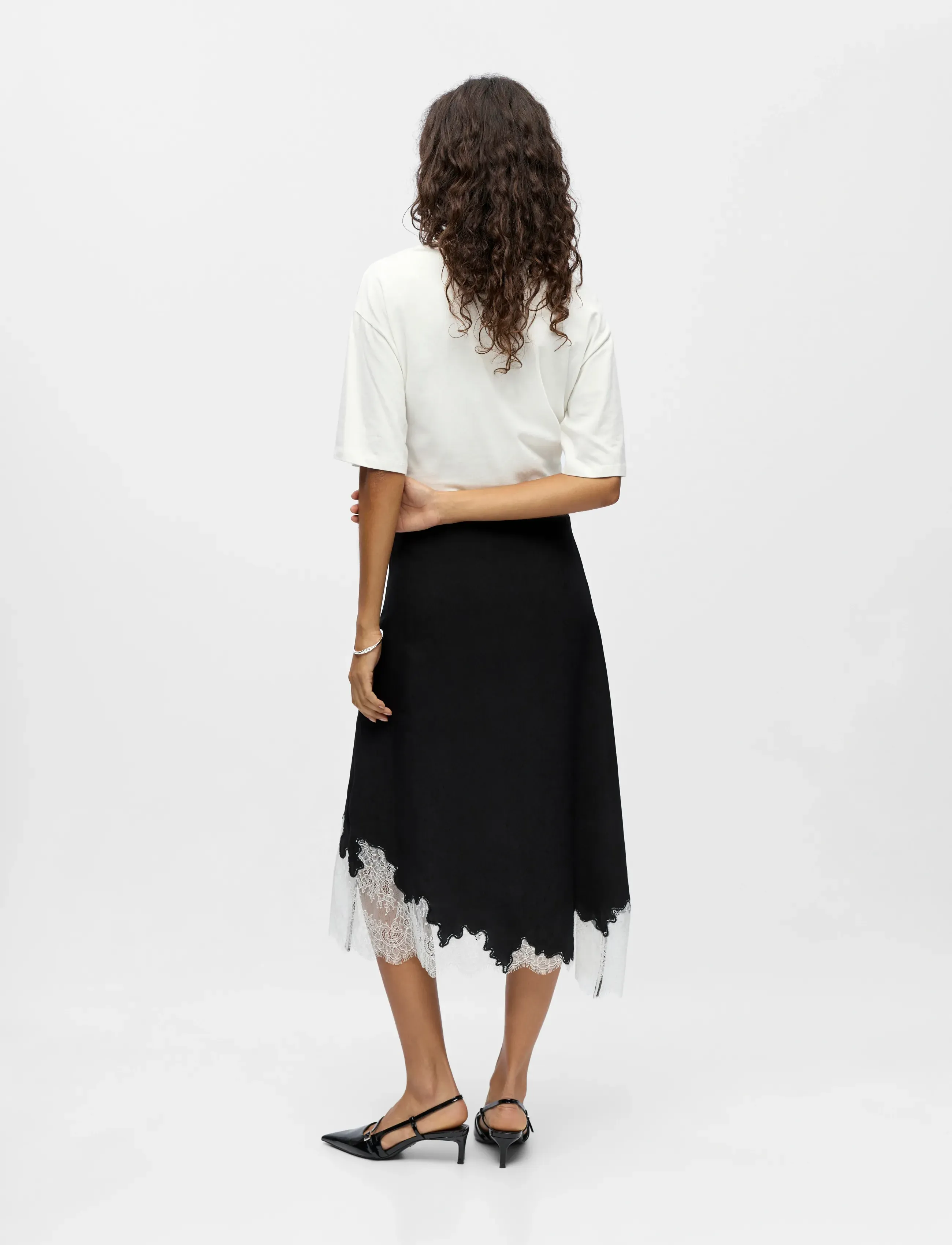 Object - OBJDALME MW LONG LACE SKIRT E AW FAIR 25 - satiinihameet - black - 2
