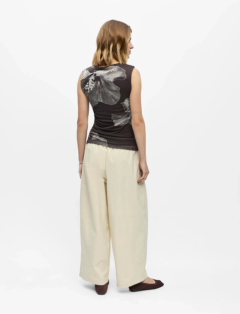 Object - OBJSHIRA S/L RE MESH TOP E SS FAIR 26 - Ärmellose tops - seal brown - 2