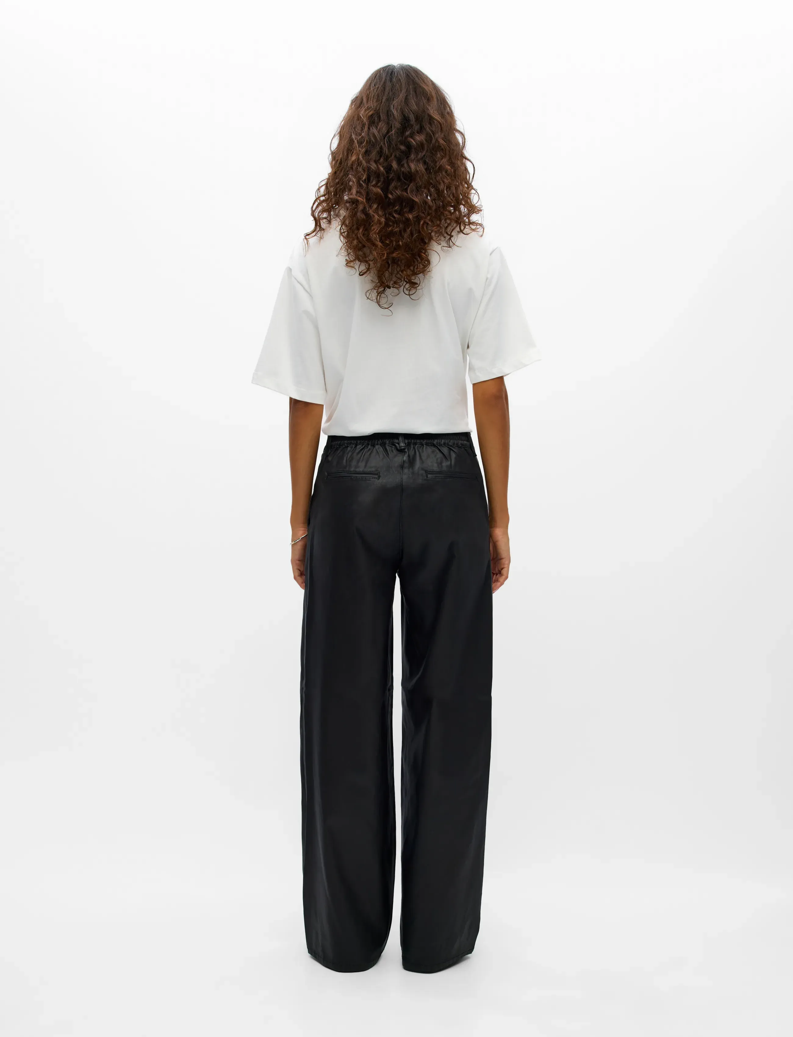 Object - OBJLISA BELLE WIDE COATED PANTS NOOS - party wear at outlet prices - black - 3