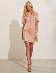ODD MOLLY - Cassandra Dress - summer dresses - hazelnut brown - 2