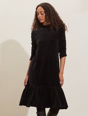 ODD MOLLY - Marion Dress - midikjoler - almost black - 2