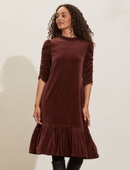 ODD MOLLY - Marion Dress - midikleidid - truffle brown - 2
