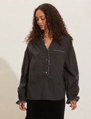 ODD MOLLY - Edie Blouse - long-sleeved blouses - deep asphalt - 2