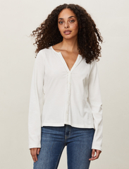 ODD MOLLY - Ragna LS Top - long-sleeved blouses - light chalk - 2