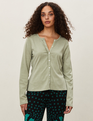 ODD MOLLY - Ragna LS Top - langermede bluser - light sage - 2