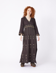ODD MOLLY - Sibyl Dress - maxi sukienki - deep asphalt - 4