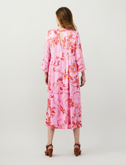 ODD MOLLY - Riley Dress - odzież imprezowa w cenach outletowych - meadow pink - 3