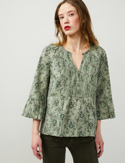 ODD MOLLY - Tessa Blouse - blouses à manches longues - green mousse - 0