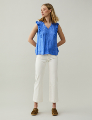 ODD MOLLY - Samira Blouse - blouses korte mouwen - cornflower blue - 2