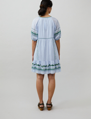 ODD MOLLY - Amira Short Dress - särkkleidid - blue cloude - 3