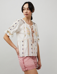 ODD MOLLY - Amira Blouse - short-sleeved blouses - off white - 3
