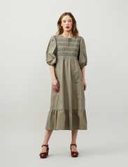 ODD MOLLY - Kaia Dress - midi dresses - olive cargo - 2