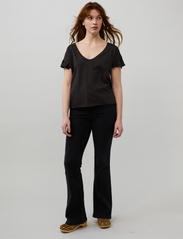 ODD MOLLY - Camellia Top - t-paidat - almost black - 2
