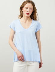 ODD MOLLY - Carole Top - t-shirts - blue cloud - 2
