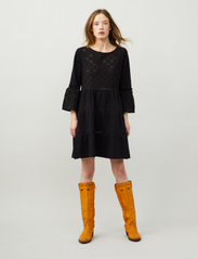 ODD MOLLY - Eleanor Dress - sukienki koronkowe - almost black - 2
