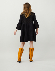ODD MOLLY - Eleanor Dress - spitzenkleider - almost black - 3