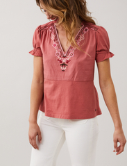 ODD MOLLY - Finley Top - short-sleeved blouses - vintage pink - 4