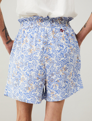 ODD MOLLY - Judith Shorts - kasdienio stiliaus šortai - cornflower blue - 3