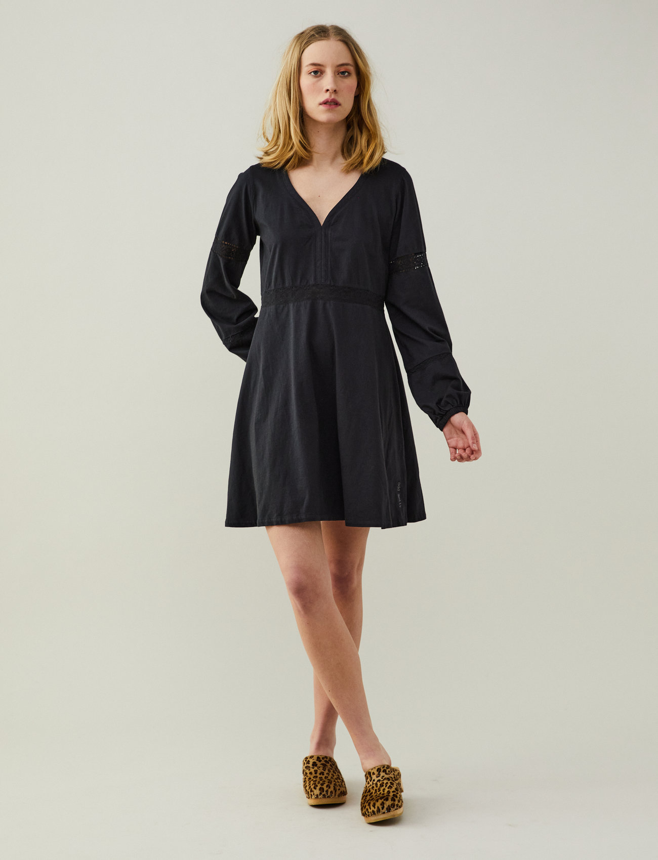 ODD MOLLY - Ariella Dress - skjortekjoler - almost black - 0