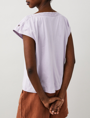 ODD MOLLY - Gracie Top - t-shirts - soft lilac - 3