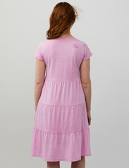 ODD MOLLY - Freya Dress - midi jurken - meadow pink - 3