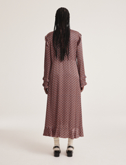 ODD MOLLY - Rachael Dress - odzież imprezowa w cenach outletowych - baked brown - 3