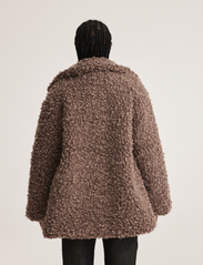 ODD MOLLY - Katrina Jacket - fake fur jakker - winter taupe - 3