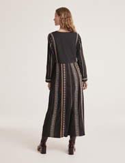 ODD MOLLY - Tara Dress - marškinių tipo suknelės - asphalt - 3
