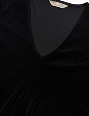 ODD MOLLY - Carola Dress - korte kjoler - almost black - 5