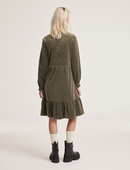 ODD MOLLY - Carola Dress - short dresses - cargo green - 3