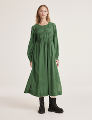 ODD MOLLY - Stacy Dress - festkläder till outletpriser - green jade - 4