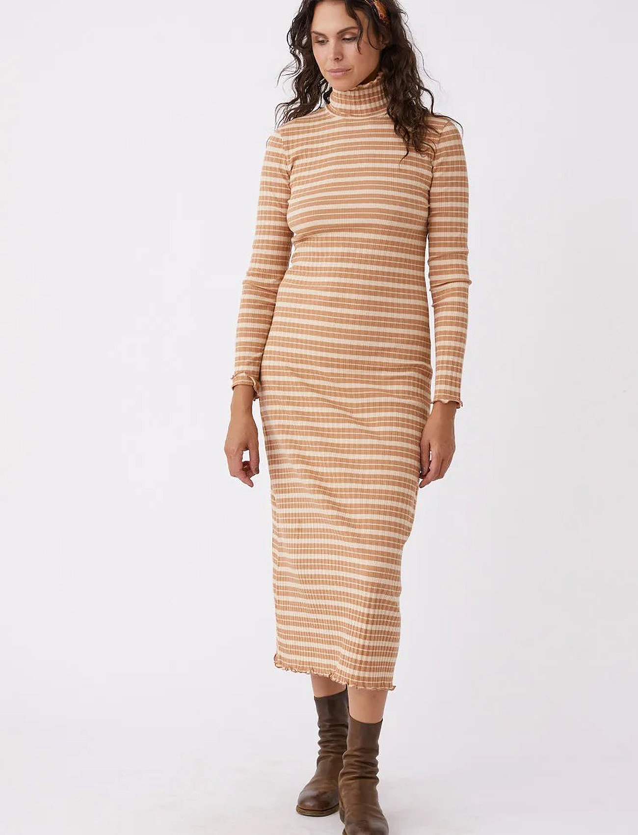 ODD MOLLY - Kelly Dress - strikkede kjoler - coyote brown - 1