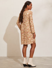 ODD MOLLY - Tiffany Dress - minikleidid - brown marbel - 3