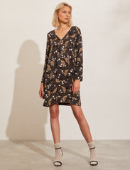 ODD MOLLY - Tiffany Dress - minikleidid - deep asphalt - 2